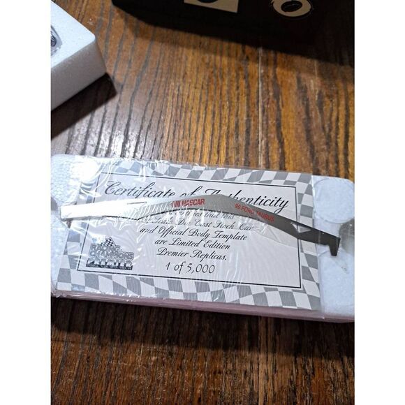 Vintage 99 Racing Champion Premier Mark Martin #6 Zerex Die Cast Nascar Race Car - Picture 6 of 8